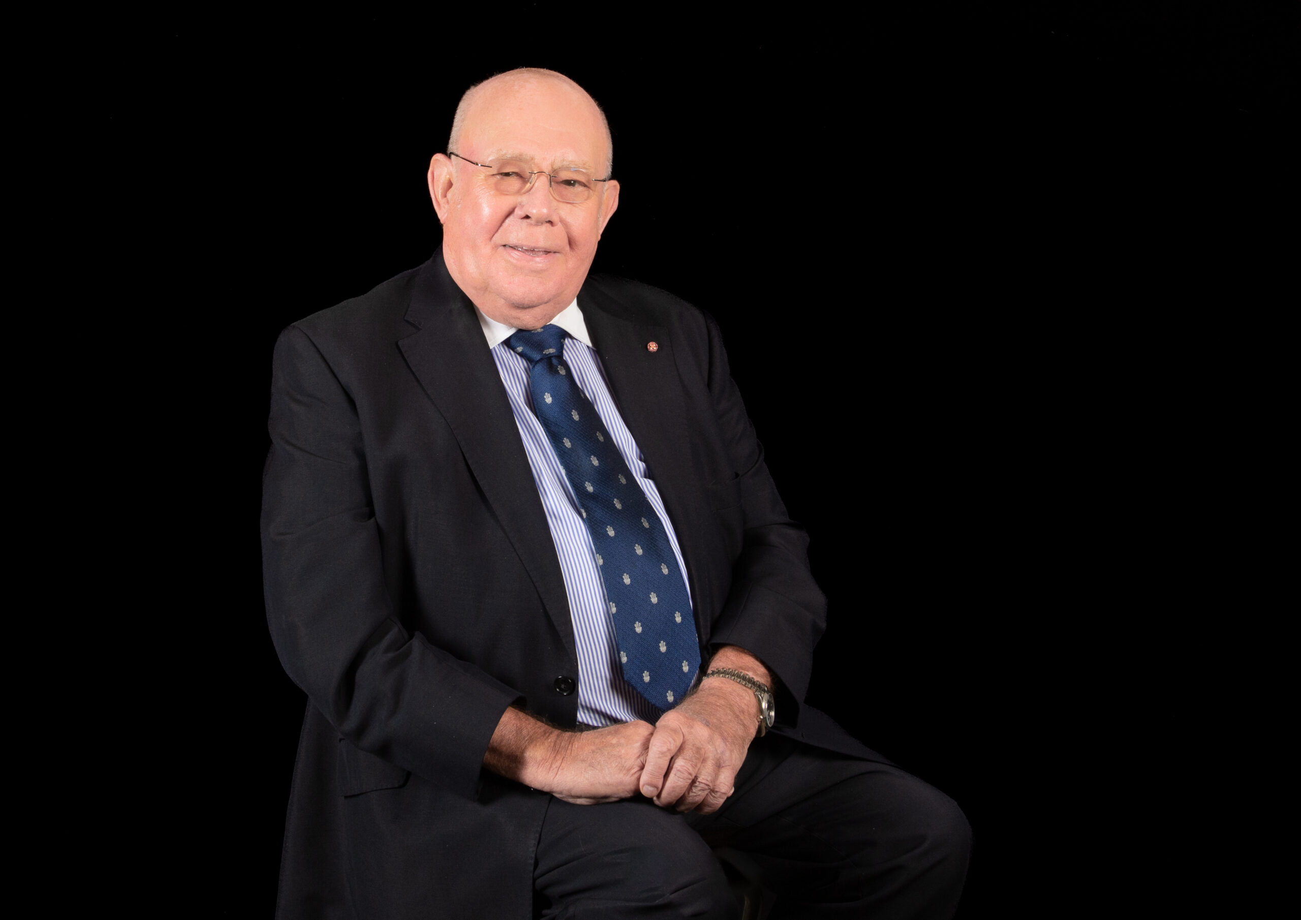 <h4>Derek Calrow OBE</h4><p>Non Executive Director</p>